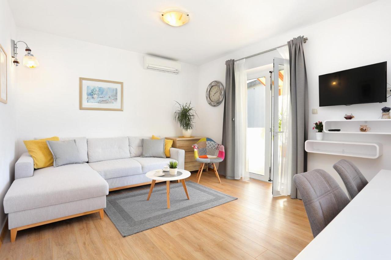 Apartments By The Sea Podgora, Makarska - 2594 Dış mekan fotoğraf